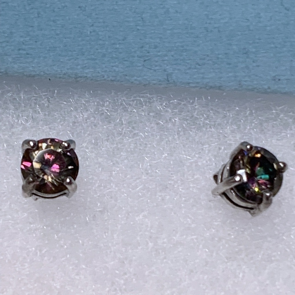NWT mystic topaz and sterling silver stud earrings